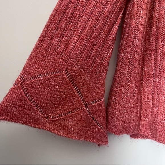 Flick Slub Ribbed Fuzzy Soft Bell Sleeve Coral Sweater M NEW - Picture 6 of 14